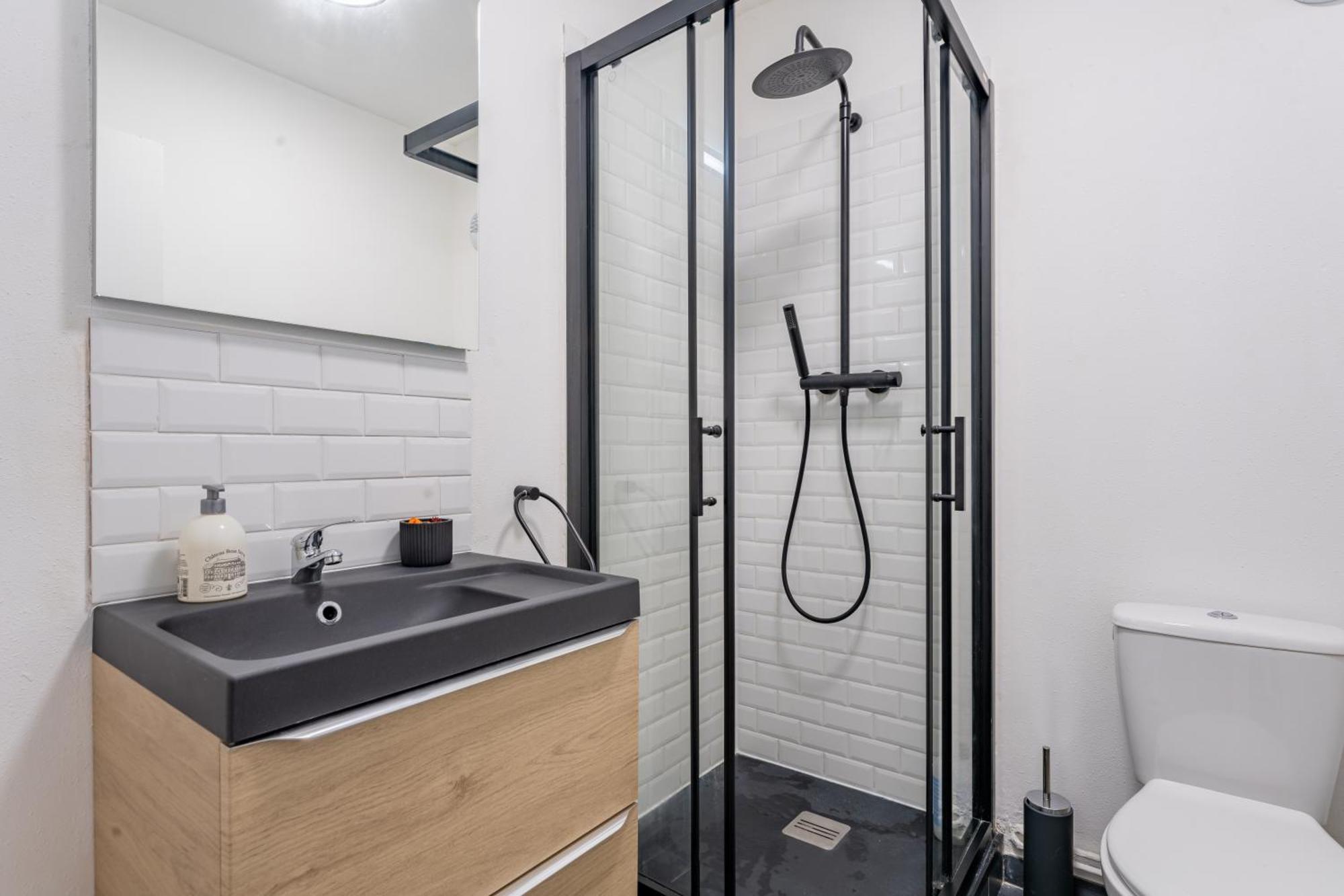 Appartement Charlemagne - Studio Confortable Avec Parking Gratuit - Quelques Pas De La Gare, Cuisine, Wifi à Arras Extérieur photo