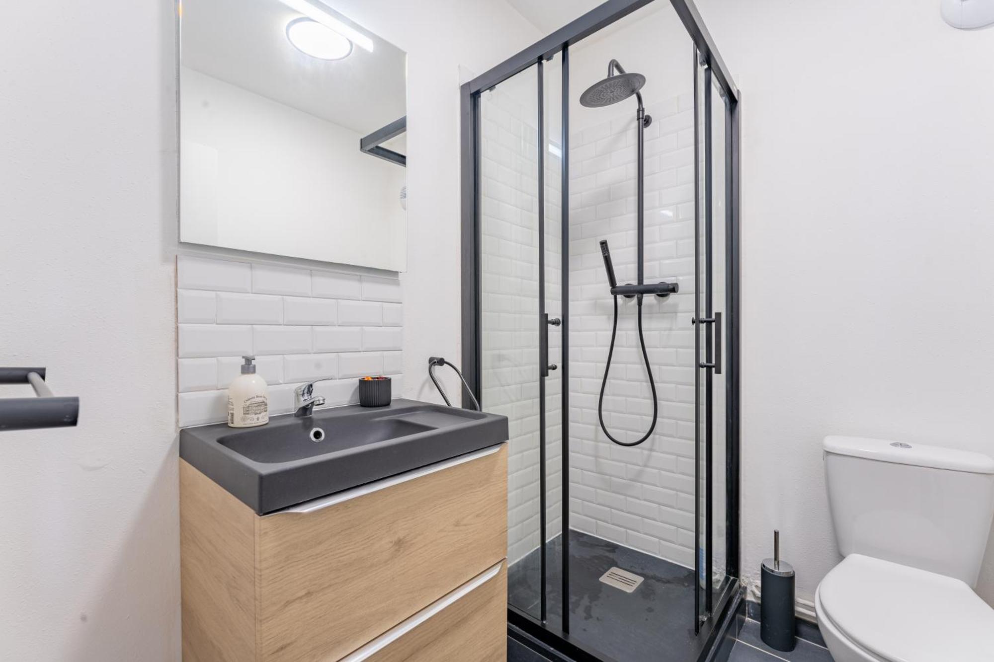 Appartement Charlemagne - Studio Confortable Avec Parking Gratuit - Quelques Pas De La Gare, Cuisine, Wifi à Arras Extérieur photo