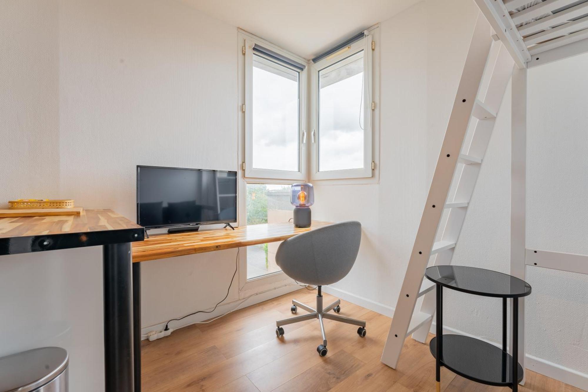 Appartement Charlemagne - Studio Confortable Avec Parking Gratuit - Quelques Pas De La Gare, Cuisine, Wifi à Arras Extérieur photo